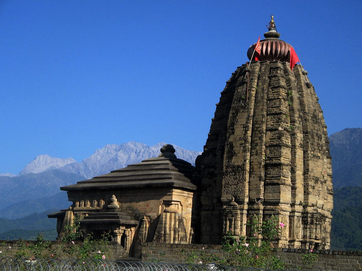 Snow Capped Mountains in Himachal Pradesh