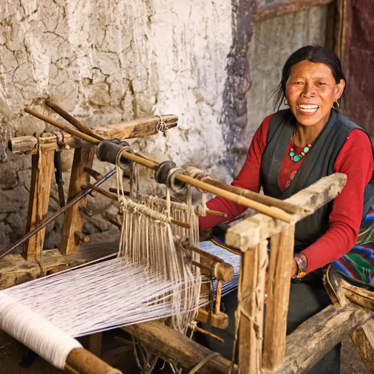 Read more about the article Dharamshala’s Art and Handicraft Scene: Unveiling the Creative Tapestry of the Hills