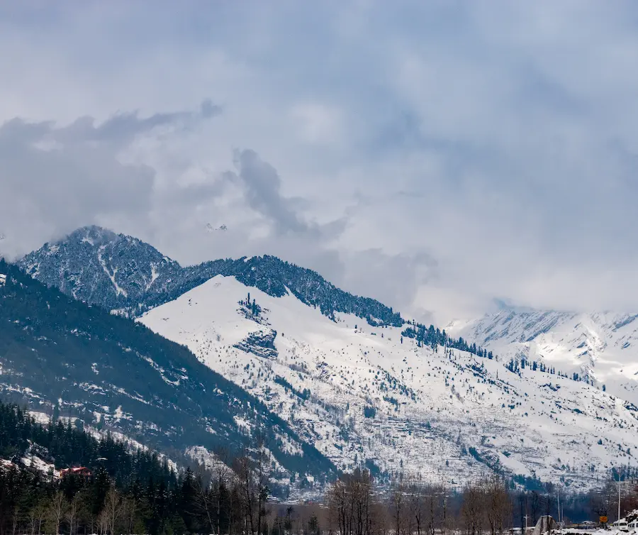 snowcapped mountains in dharmshala 